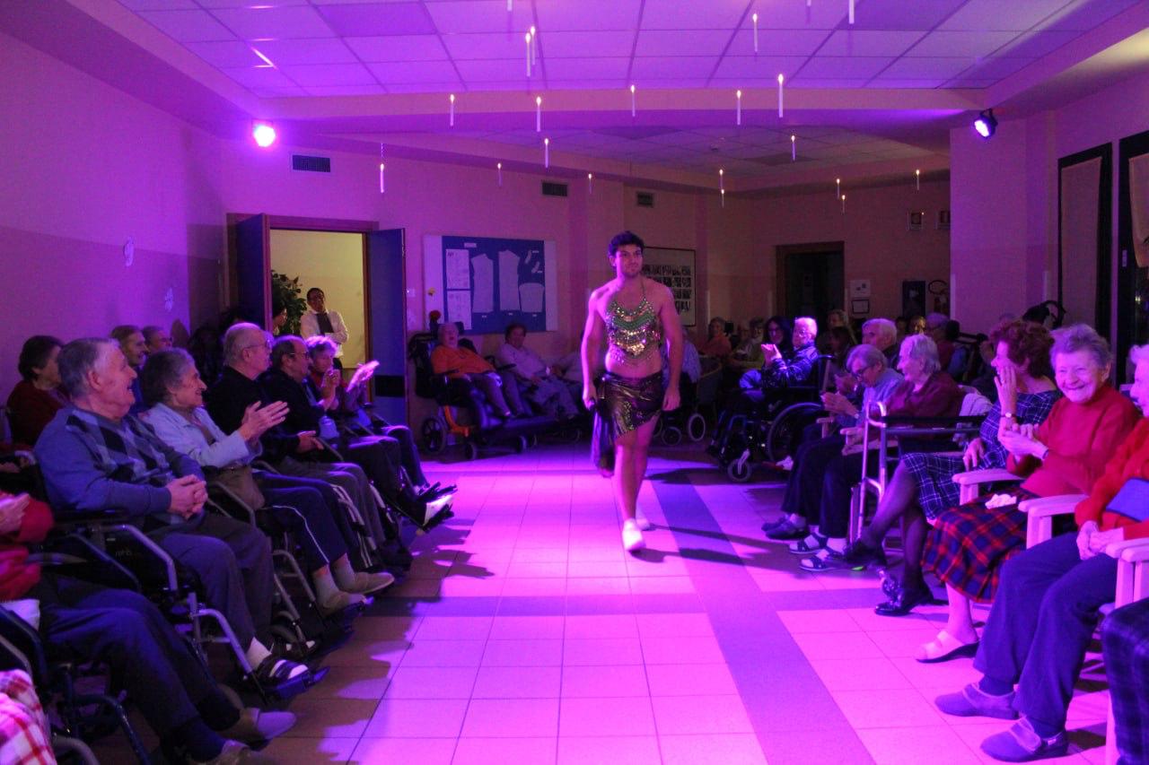 “Il filo del tempo”: Sfilata di moda intergenerazionale alla Casa Famiglia di Olgiate