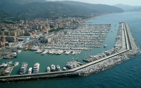 «Il porto deve tornare ai lavagnesi»: il M5S ribadisce la sua posizione sulla gestione dell’approdo