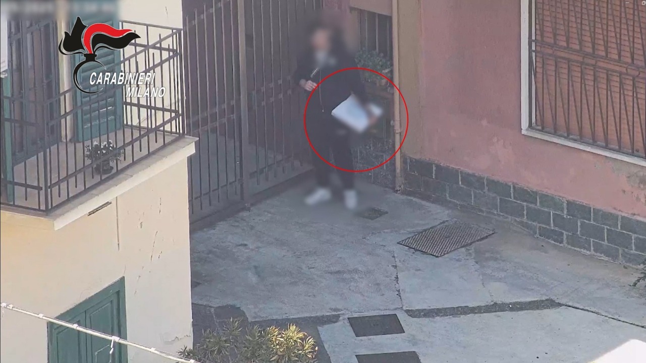 Imprenditore edile a capo dello spaccio: la droga consegnata anche nei cartoni della pizza