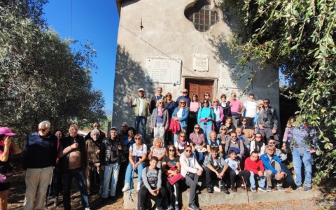 In 70 alla Passeggiata tra gli Ulivi a Costa d’Oneglia