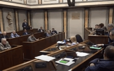 In consiglio comunale ad Alessandria presentate 12 interpellanze e 17 mozioni alla Giunta Abonante