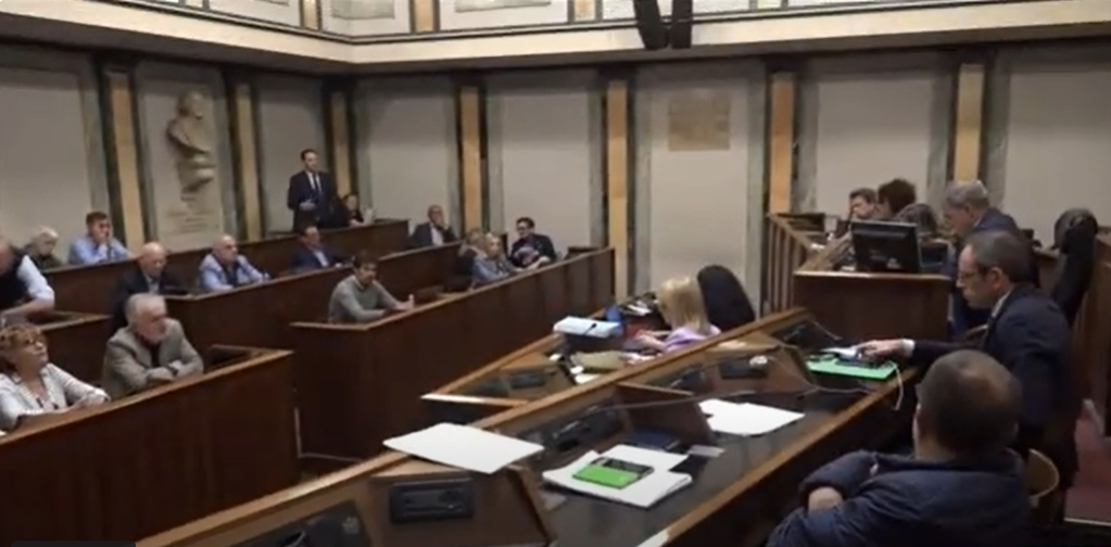 In consiglio comunale ad Alessandria presentate 12 interpellanze e 17 mozioni alla Giunta Abonante