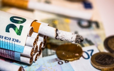 Sigarette, i tabaccai insorgono: “Rischio aumento di 3 euro a pacchetto”