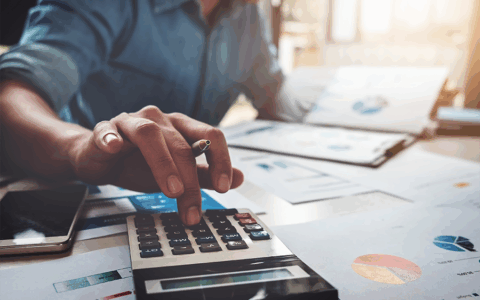 In Lombardia si chiedono prestiti sempre più alti, a Bergamo la media è di 10.929 euro (sopra Milano)