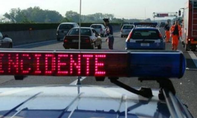 Incidente in autostrada a Vicolungo: grave una donna