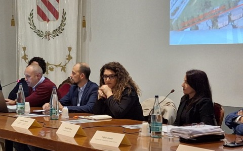 Incubo metrotranvia: cantieri fermi fino almeno a dicembre, manca la forza lavoro e ritardi di due anni