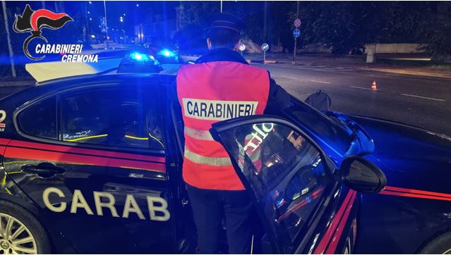 Inseguimento nella notte tra Cremona e Malagnino: 34enne fugge dai Carabinieri e finisce fuori strada