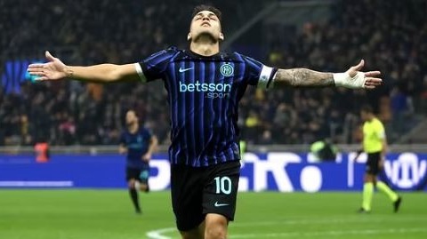 Inter: 2-0 alla Lazio, Roma raggiunta in testa