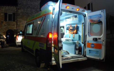 Interventi del 118 in provincia di Mantova nella notte tra giovedì 6 e venerdì 7 novembre 2025: infortunio sul lavoro a Castiglione