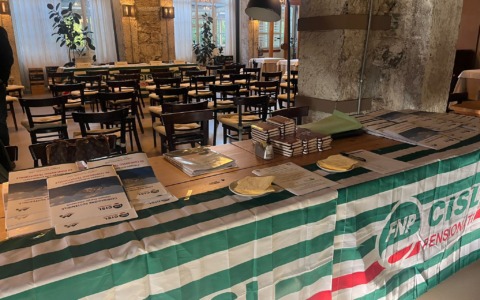 La FNP CISL Sondrio riunita a Tresivio: focus su pensioni, sanità e prospettive di bilancio