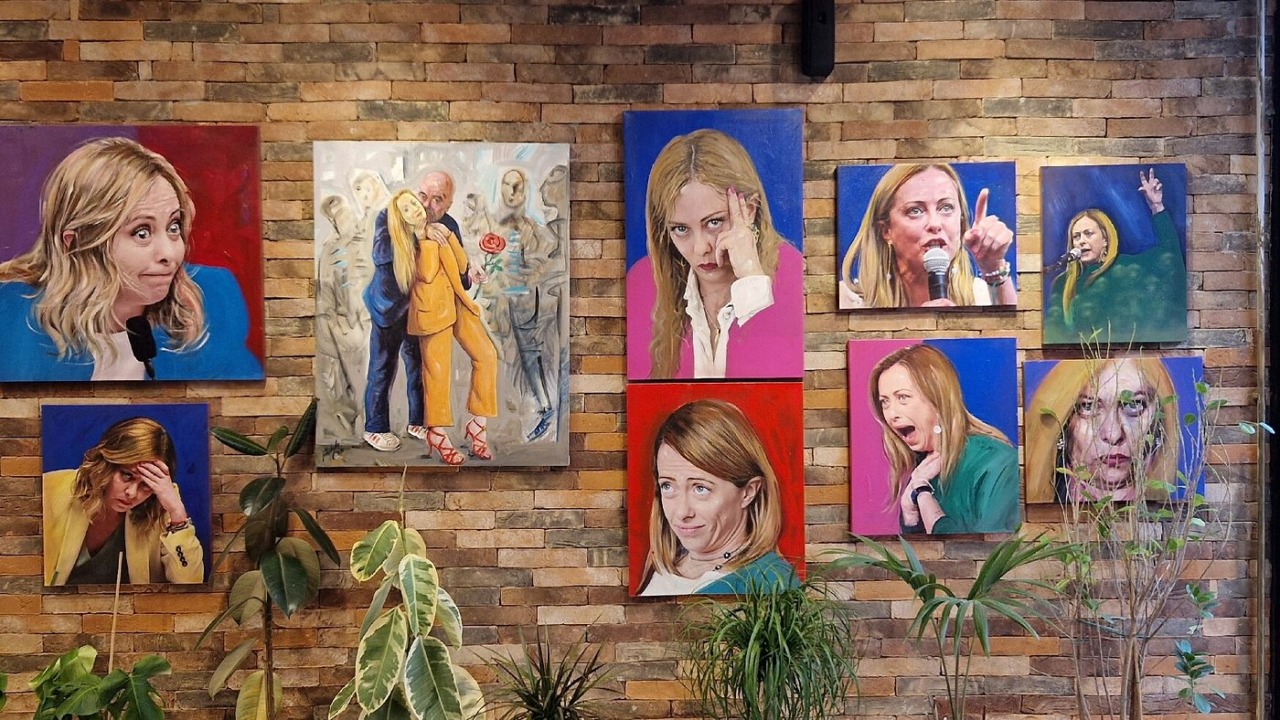 La “Trattoria Meloni” in Albania: Giorgia Meloni in tutte le salse (e nei ritratti)