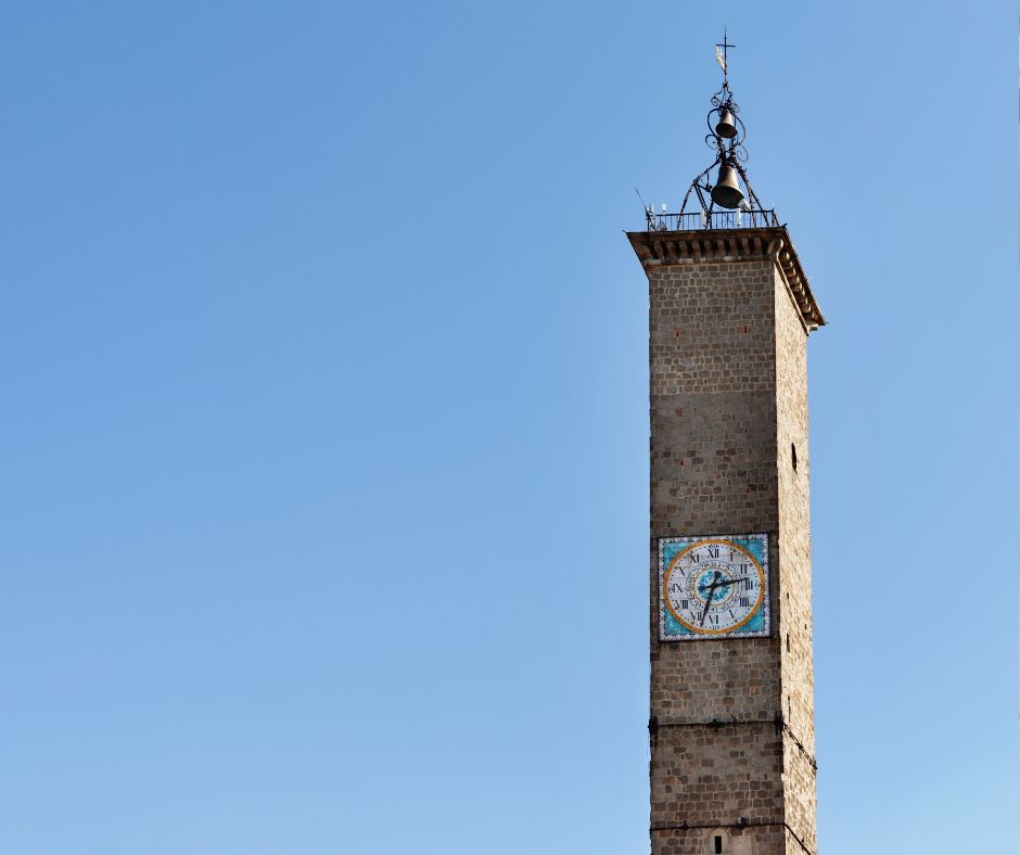 L’antico orologio della Torre Civica torna a battere il tempo: un restauro da 20.000 euro e la sua storia