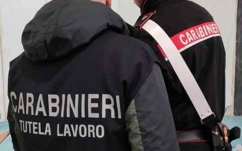 Lavoro nero, controlli dei carabinieri in ristoranti e attività. Sanzioni per 50mila euro