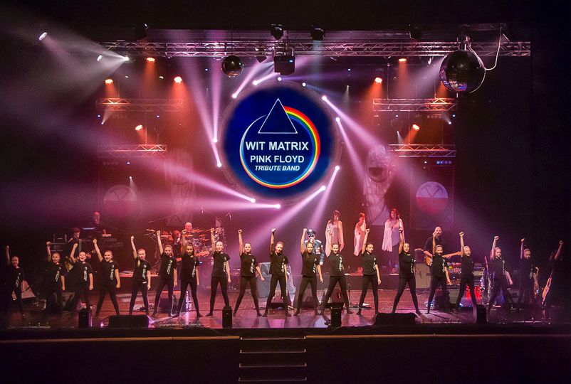 Le atmosfere magiche dei Pink Floyd al Donizetti: una serata benefica per contrastare la povertà energetica