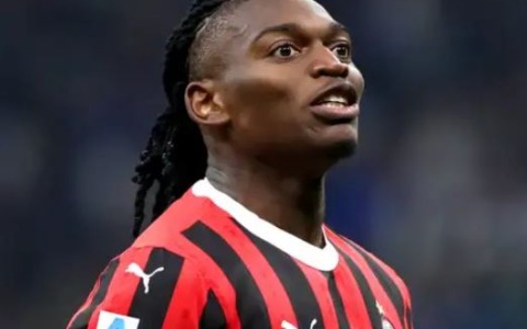 Leao: “Allegri mi parla come un padre a un figlio”