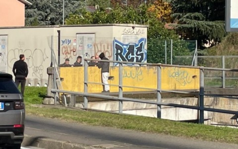 Lecchese minaccia di gettarsi in Tangenziale, salvato dai Carabinieri