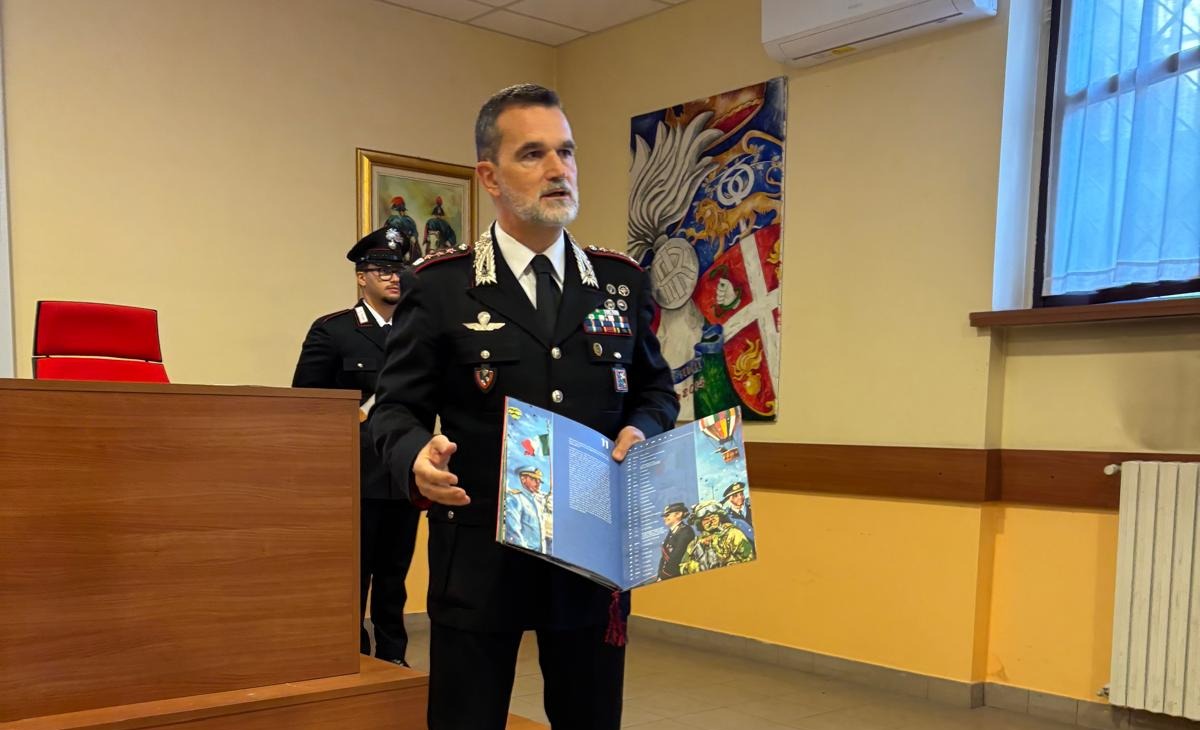 Lecco, presentato il calendario storico dell’Arma 2026. I protagonisti sono gli “eroi quotidiani”