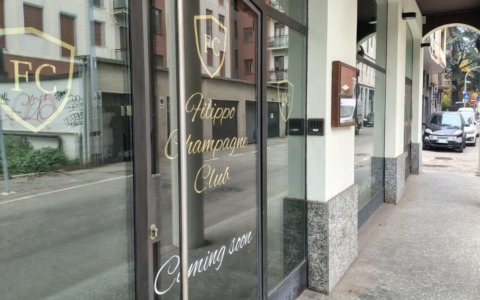 ll mistero del locale di Filippo Champagne: non ha ancora aperto