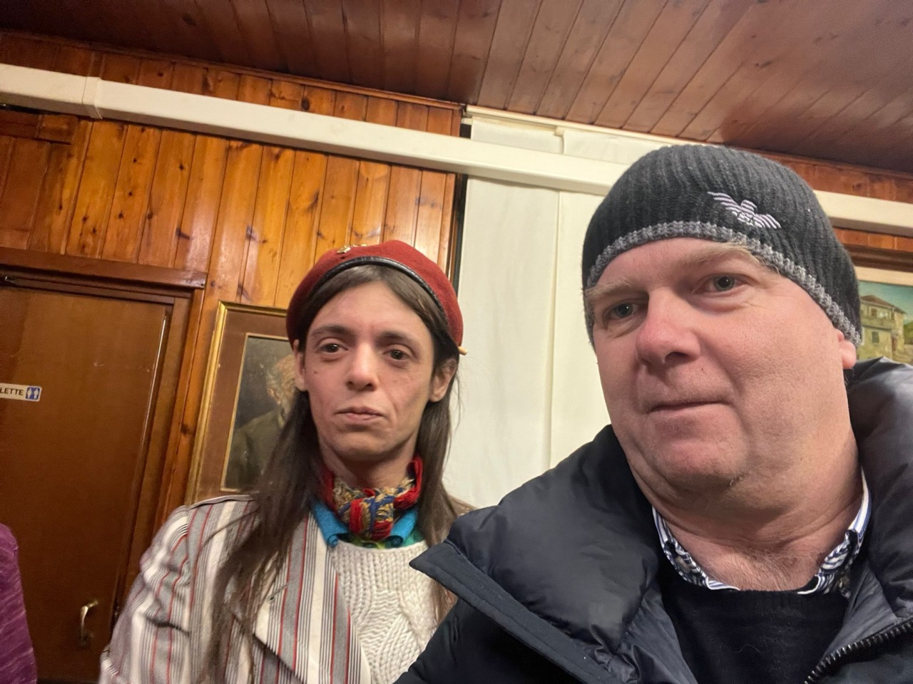 Lucio Corsi sceglie la trattoria del sindaco come set del nuovo videoclip