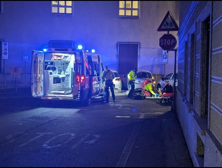 Malore in strada, 60enne in ospedale con l’eliambulanza