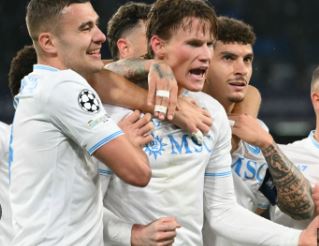 McTominat trascina il Napoli: Qarabag battuto 2-0