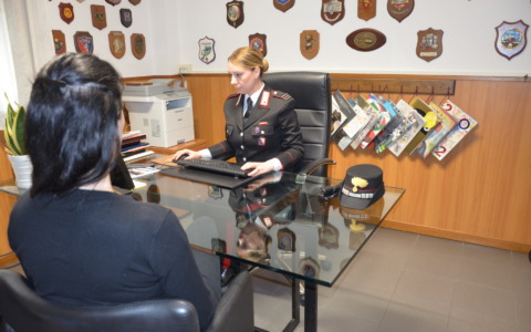 Minaccia la rivale, perseguitandola con scritte ingiuriose: dottoressa pistoiese condannata