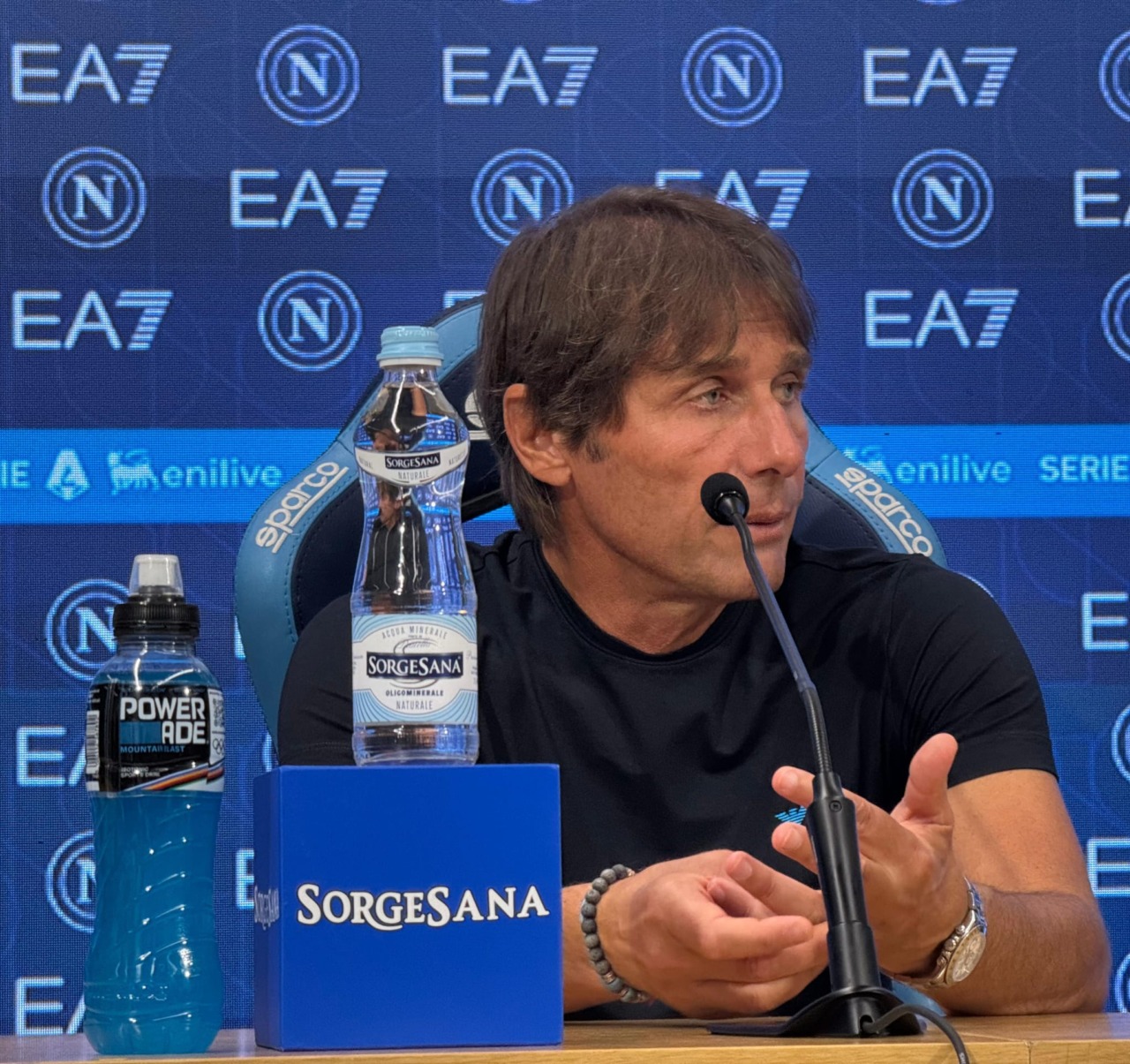 Napoli, Conte: “In alto diamo fastidio, facciamo paura”