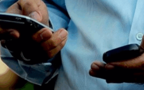 “Nonni in dialogo”: due incontri per capire come i nipoti usano davvero il cellulare