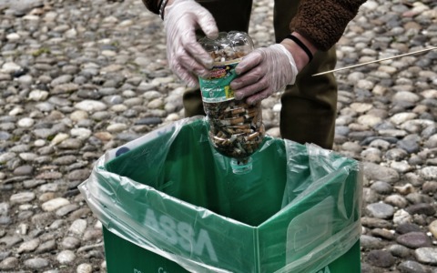 Novara Green invita i novaresi alla raccolta dei mozziconi in centro