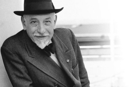 Oggi è sabato 8 novembre 2025: fatti storici, compleanni famosi, frasi e immagini per dire buongiorno