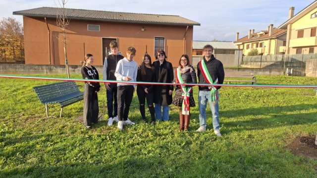 “Panchine e Alberi”. Inaugurato il progetto voluto dal Consiglio comunale dei ragazzi