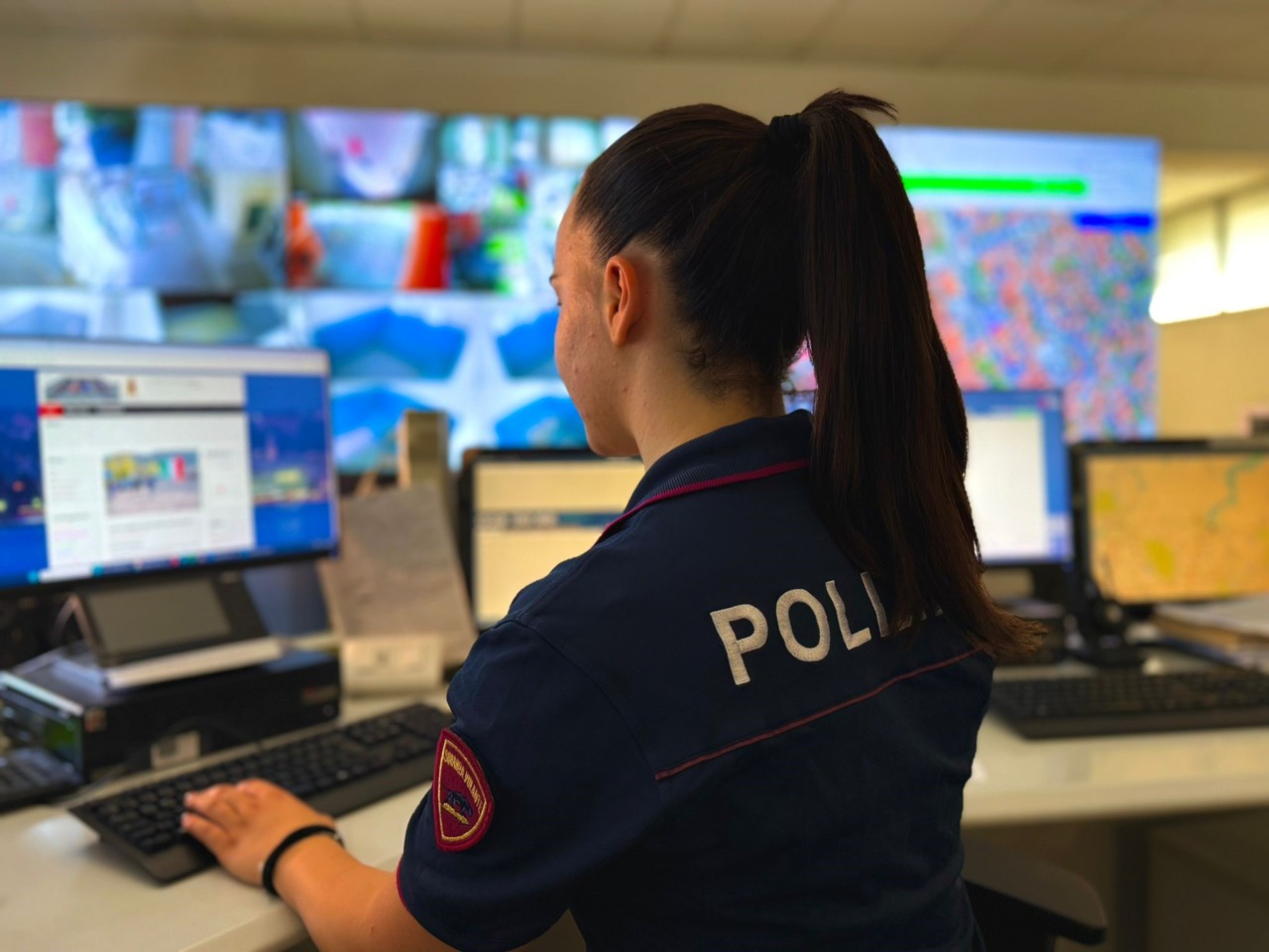 Polizia di Stato in piazza per combattere la violenza di genere con la campagna “…questo NON è AMORE”