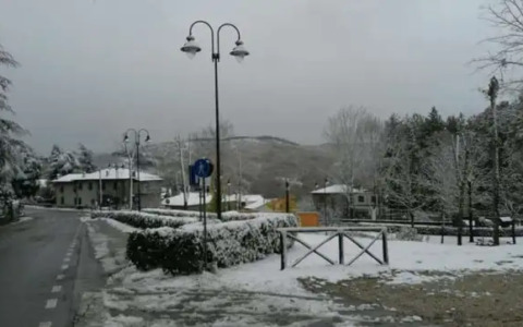 Primi fiocchi in Val di Luce, nevicate attese anche sull’Appennino e in Val di Luce