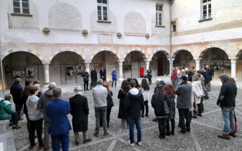 “Rapporto Infimo”, mostra e spettacolo teatrale, contro la violenza sulle donne