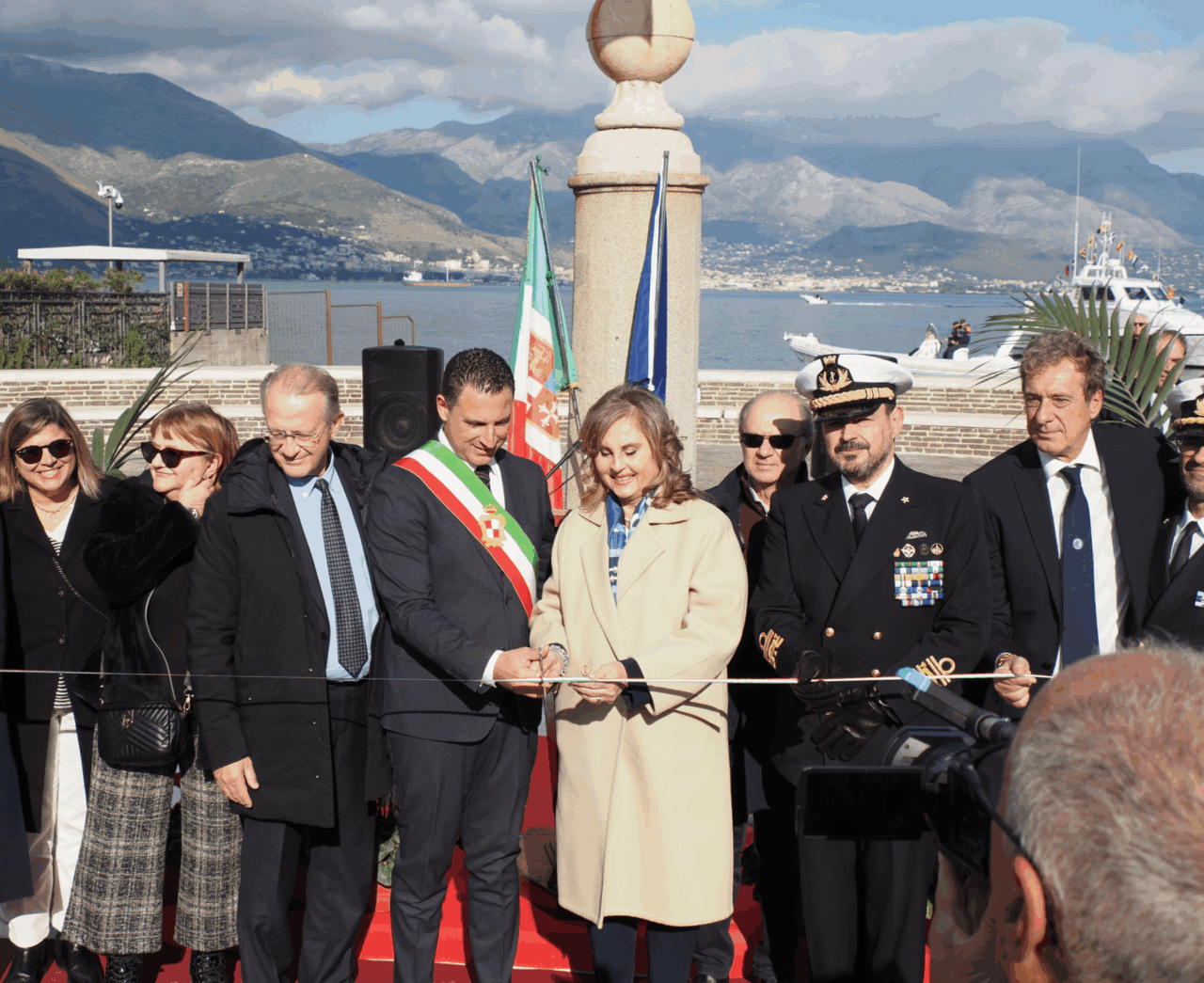 Riaperta Piazza delle Capitanerie di Porto