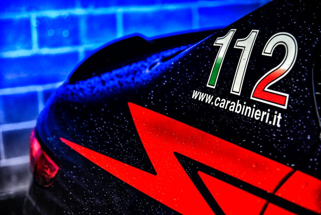 Rissa “per amore” tra 4 ragazze: aggredito anche un carabiniere