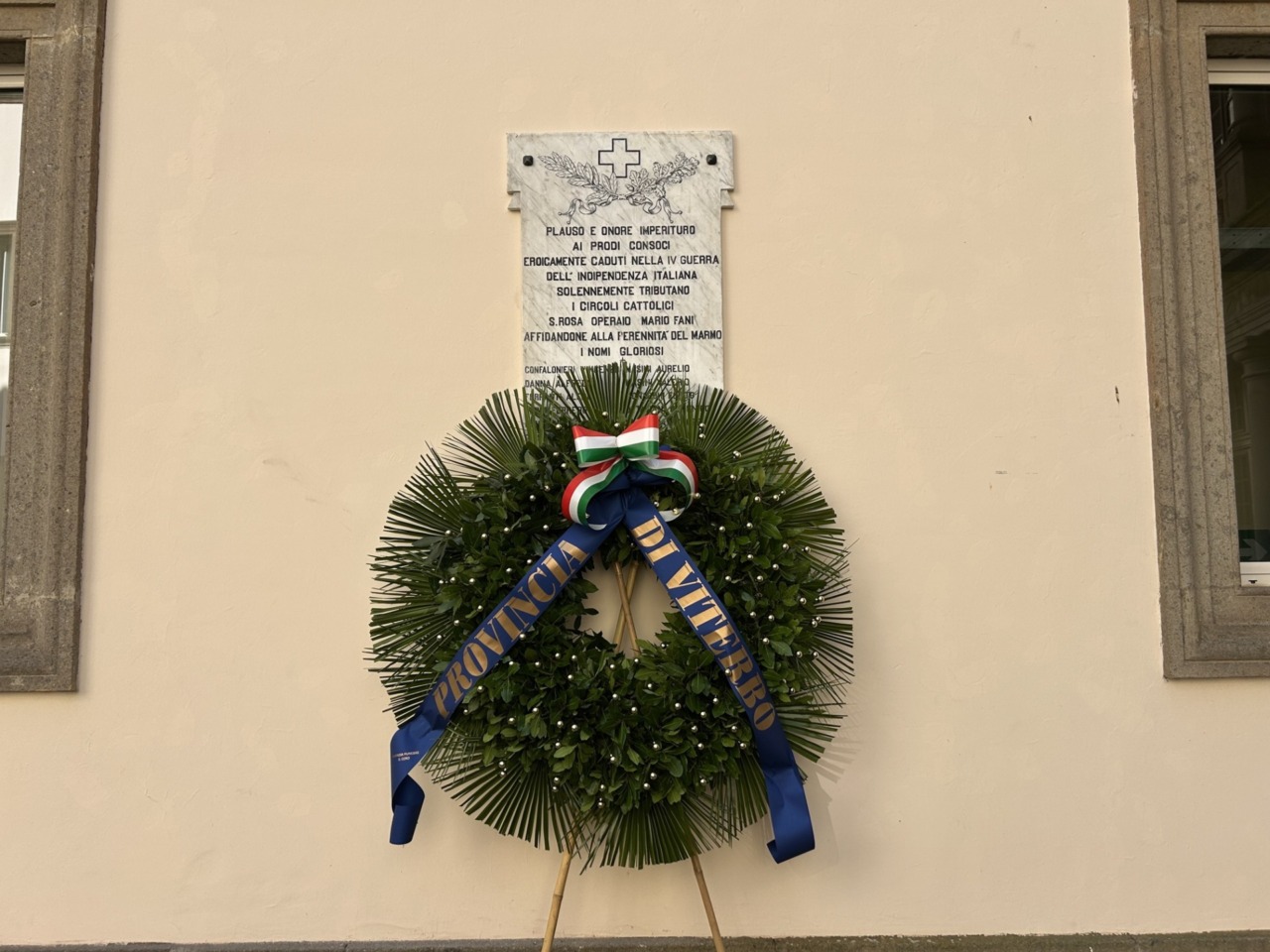 Ritorna a Palazzo Gentili la lapide del 1921 dedicata ai caduti della grande guerra