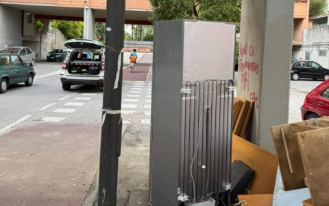 Scaricava tonnellate di reti e materassi in zona industriale: acciuffato dopo mesi di indagini