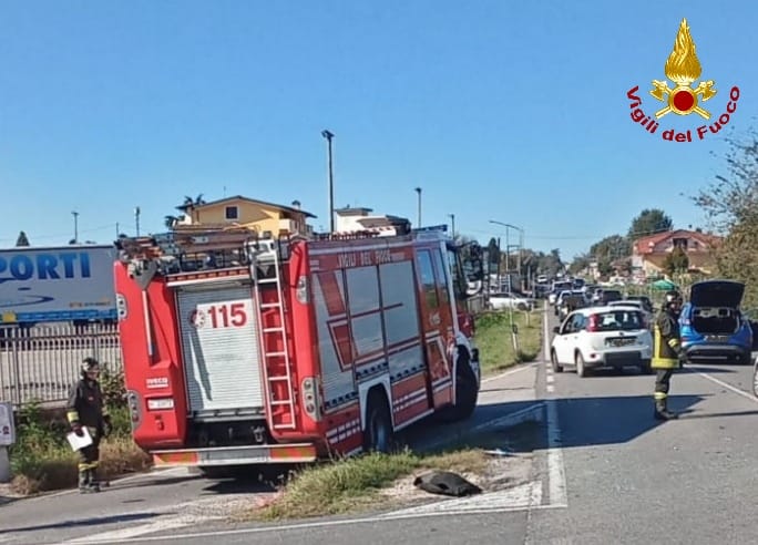 Scontro tra due auto sulla Casilina Nord, passeggeri soccorsi