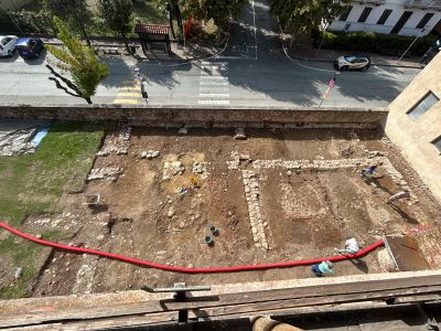 Scoperti i resti di un antico ricetto medievale durante i lavori al Castello di Ozegna