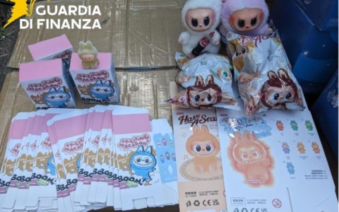 Sequestrati oltre 11.500 prodotti con marchi contraffatti, di cui 4.000 labubu