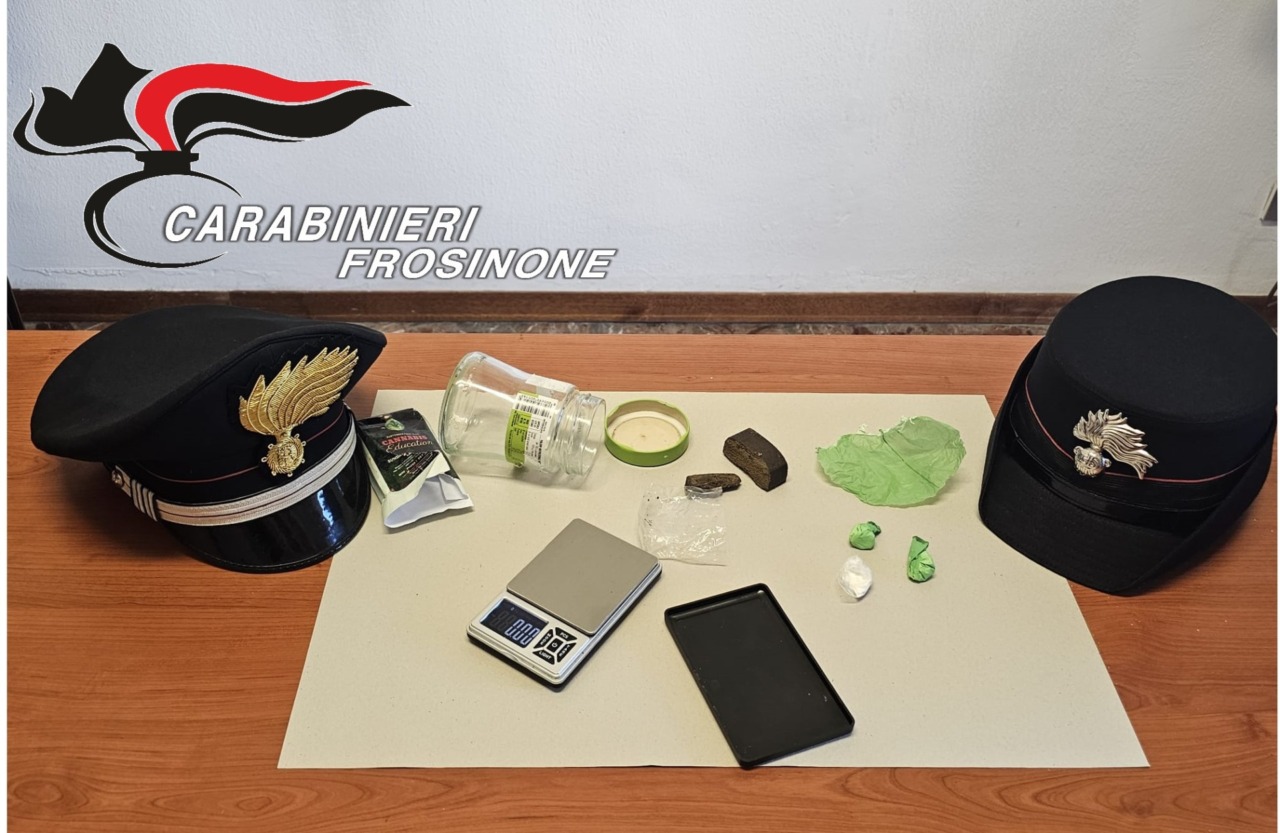 Spaccio e detenzione di droga, arrestato un 25enne