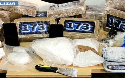 Spaccio in famiglia, padre e figlio trovati con 36 chili di cocaina