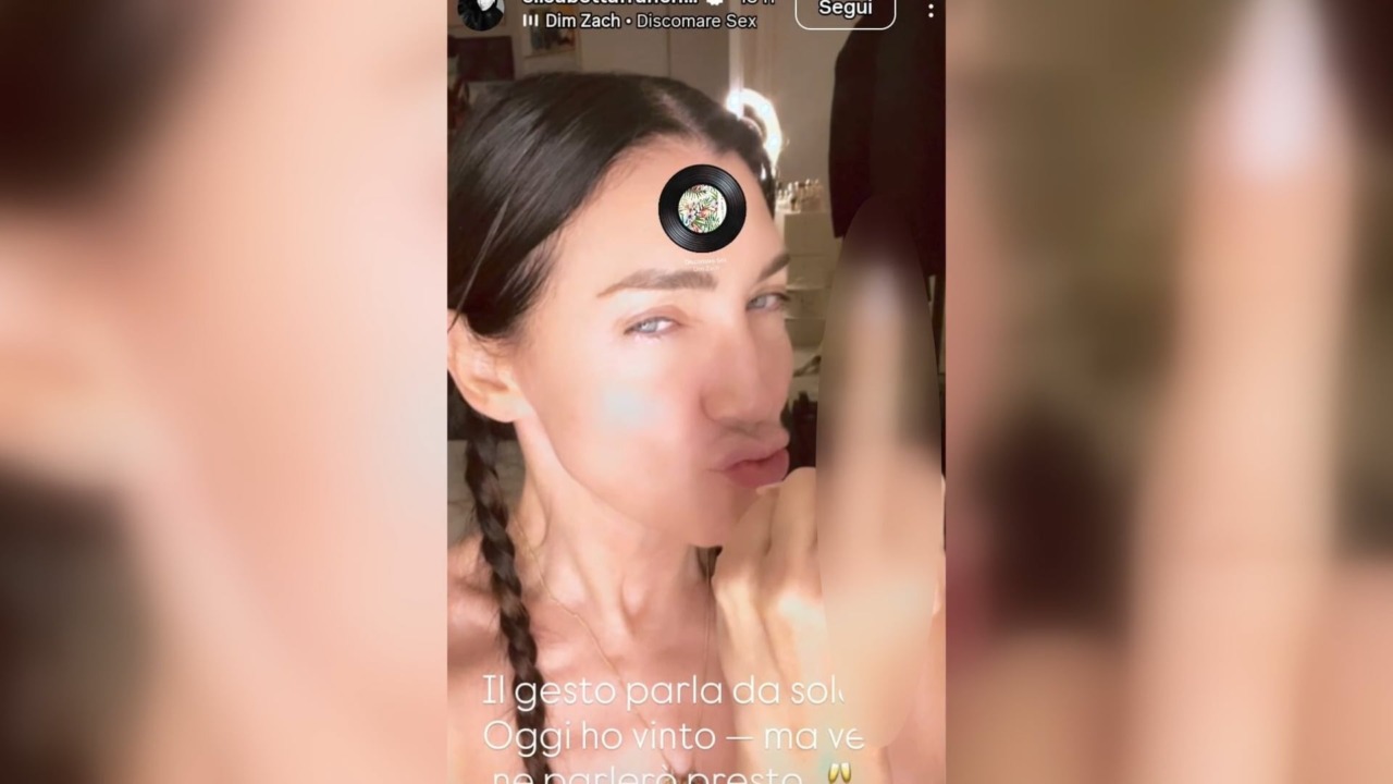 Ex consulente vittima di stalking: dopo storia social, nuove accuse alla stilista Elisabetta Franchi