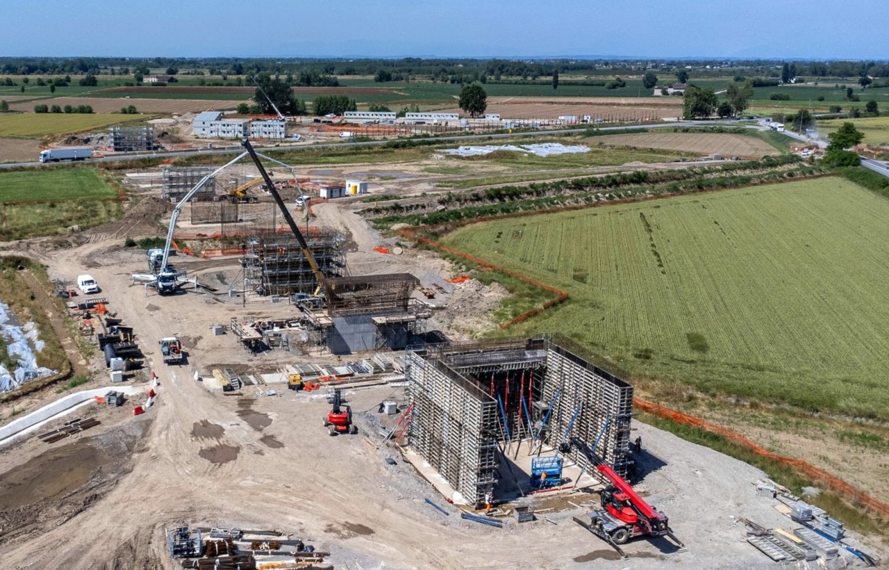 “Subito i fondi per il raddoppio ferroviario da Piadena a Codogno”: appello del sindaco di Mantova