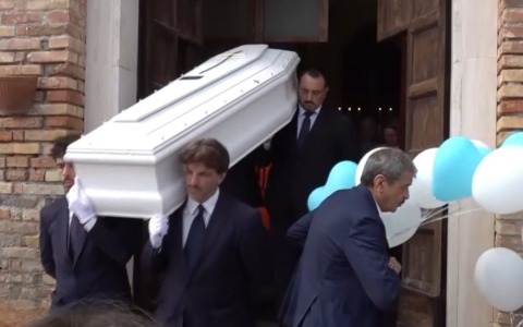 Suicidio di Paolo Mendico, lo sfogo della dirigente dell’Istituto Pacinotti