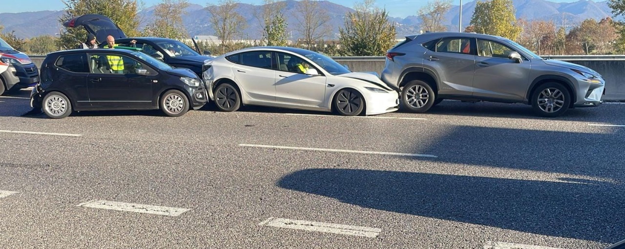 Tamponamento a catena in Tangenziale Sud