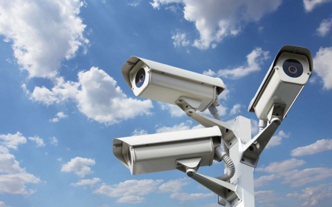 Telecamera sulla corsia dei bus in via Rosa Morando: dal 17 novembre scatteranno le multe