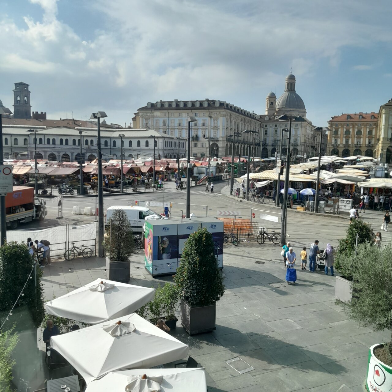 Torino, lite tra due uomini a Porta Palazzo