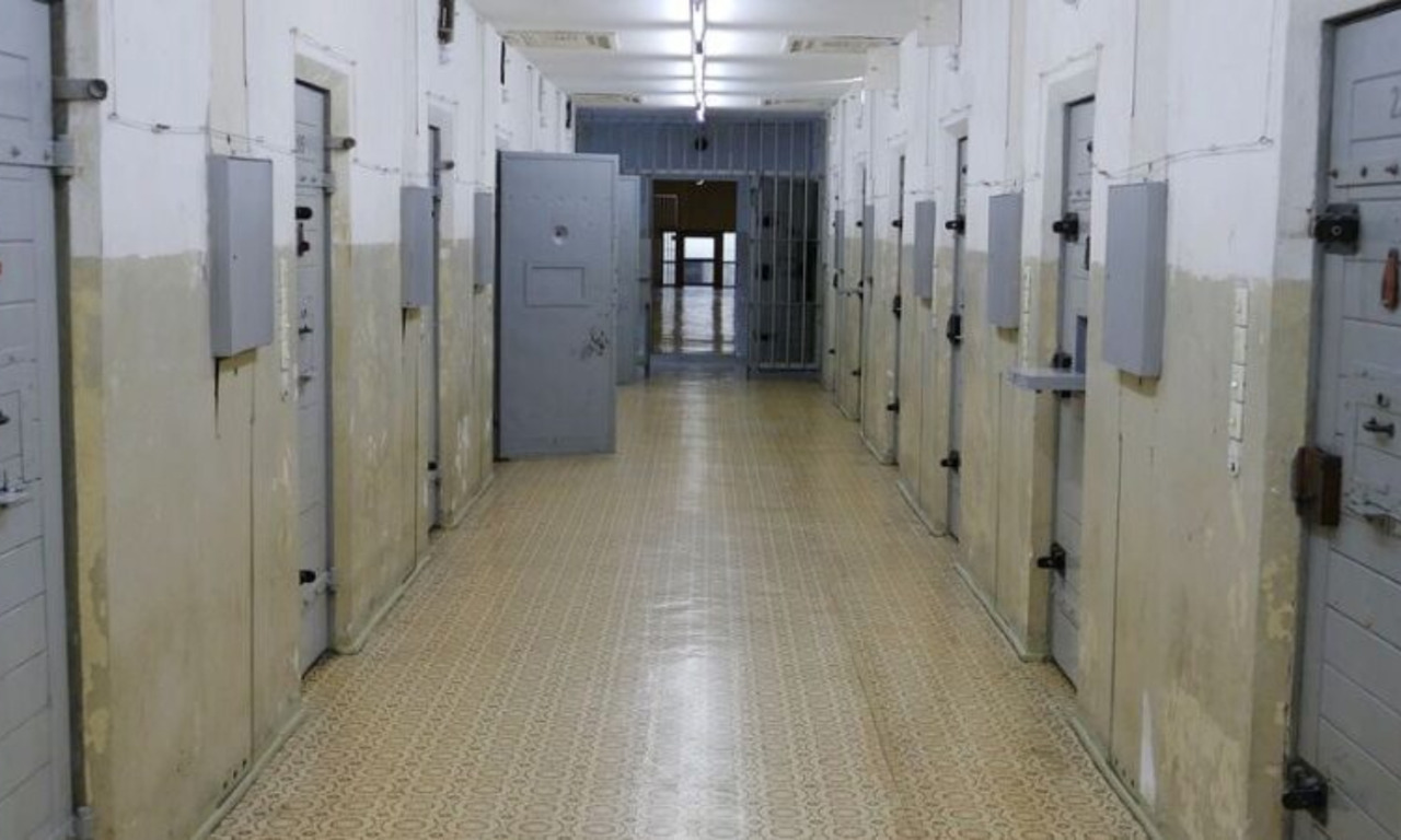 Torna a Cremona nonostante l’espulsione dall’Italia per dieci anni, cittadino albanese incarcerato